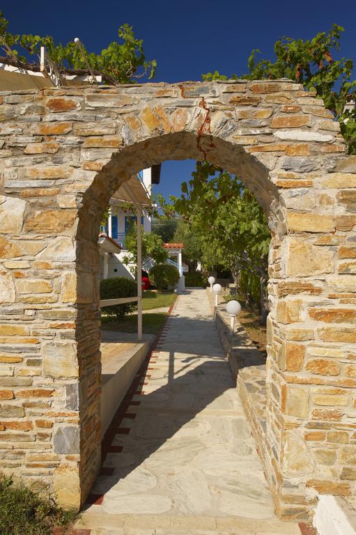 Acrotel Athena Villa Elia Nikitis Exteriör bild