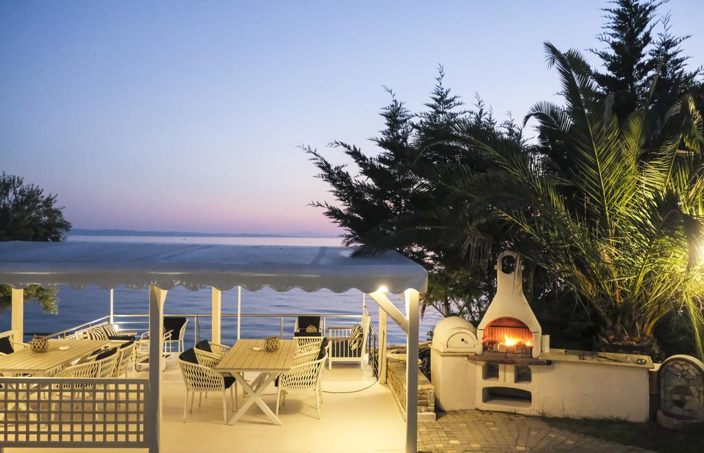 Acrotel Athena Villa Elia Nikitis Exteriör bild
